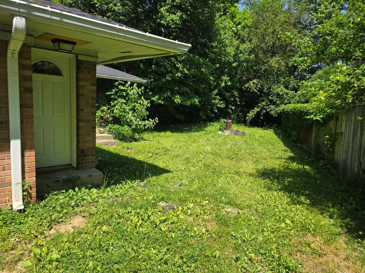 2648 E Bradbury Ave - Photo 2 of 8