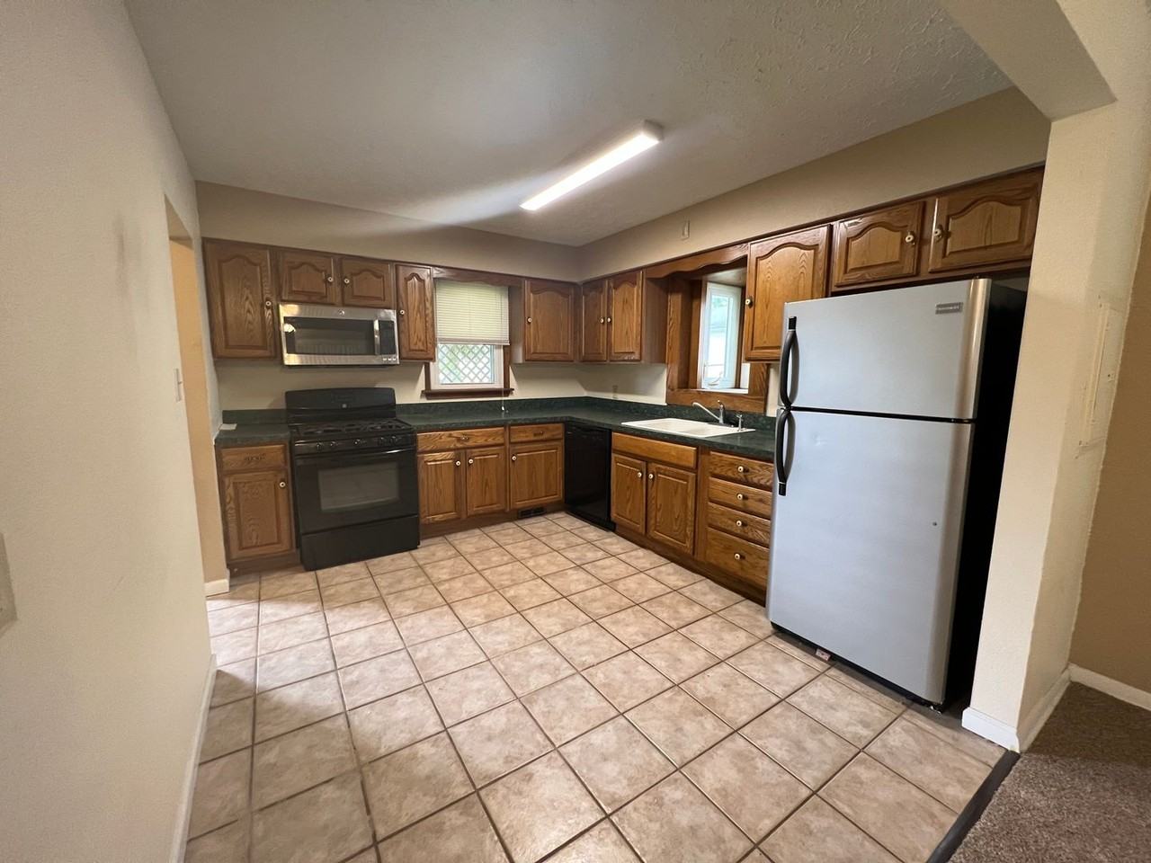 306 E Liberty St - Photo 3 of 14
