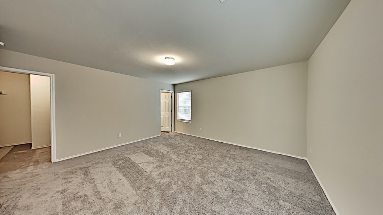 1913 Sloane Dr - Photo 5 of 17