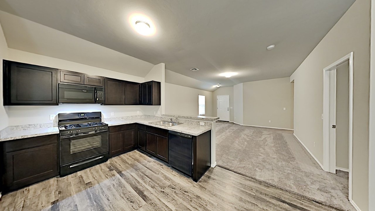 1913 Sloane Dr - Photo 6 of 17