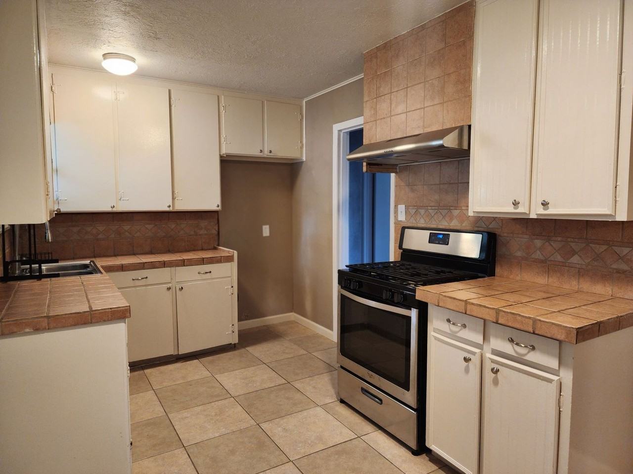 3620 Kipling Dr - Photo 4 of 16