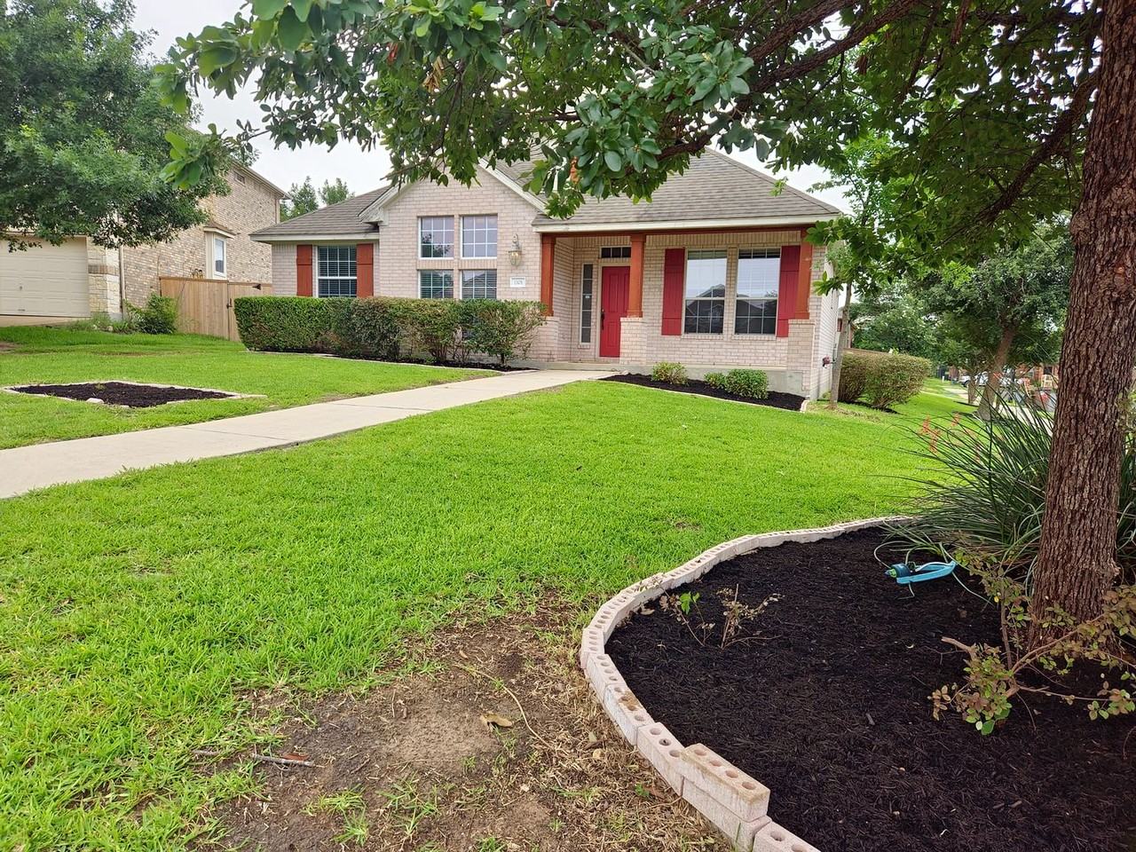 1101 Flintwood Ct - Photo 2 of 27