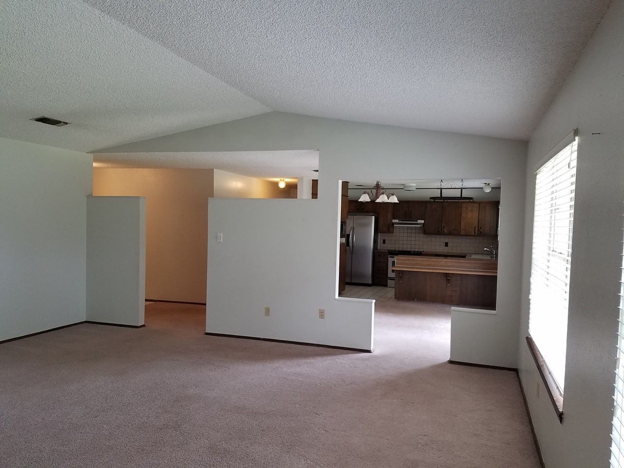 2004 Fairway Ter - Photo 4 of 14