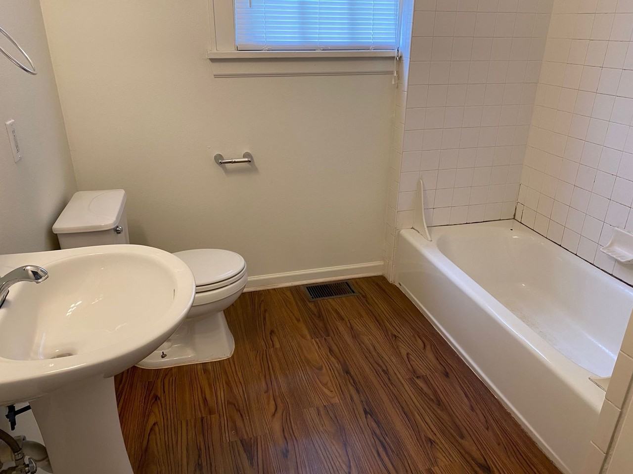 747 Stephenson St - Photo 6 of 11