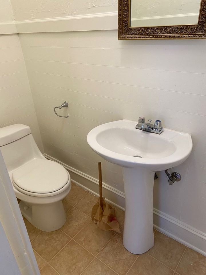 747 Stephenson St - Photo 7 of 11