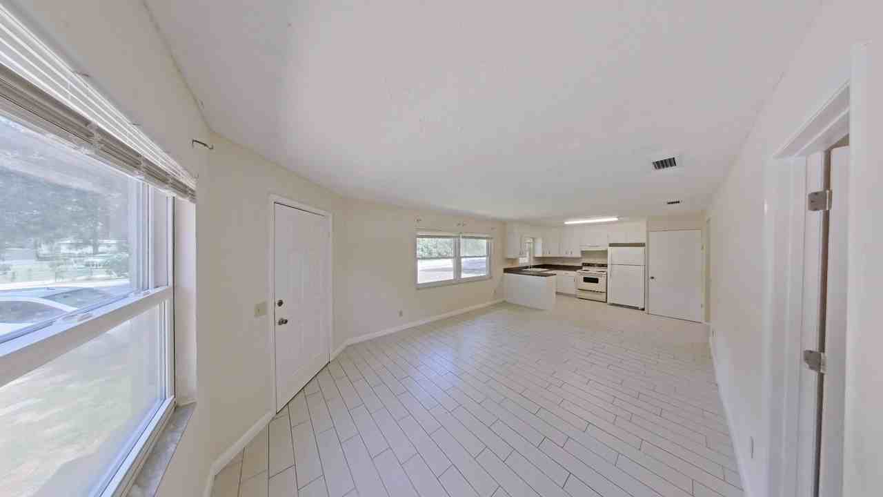 10824 Se 132nd Pl - Photo 2 of 8