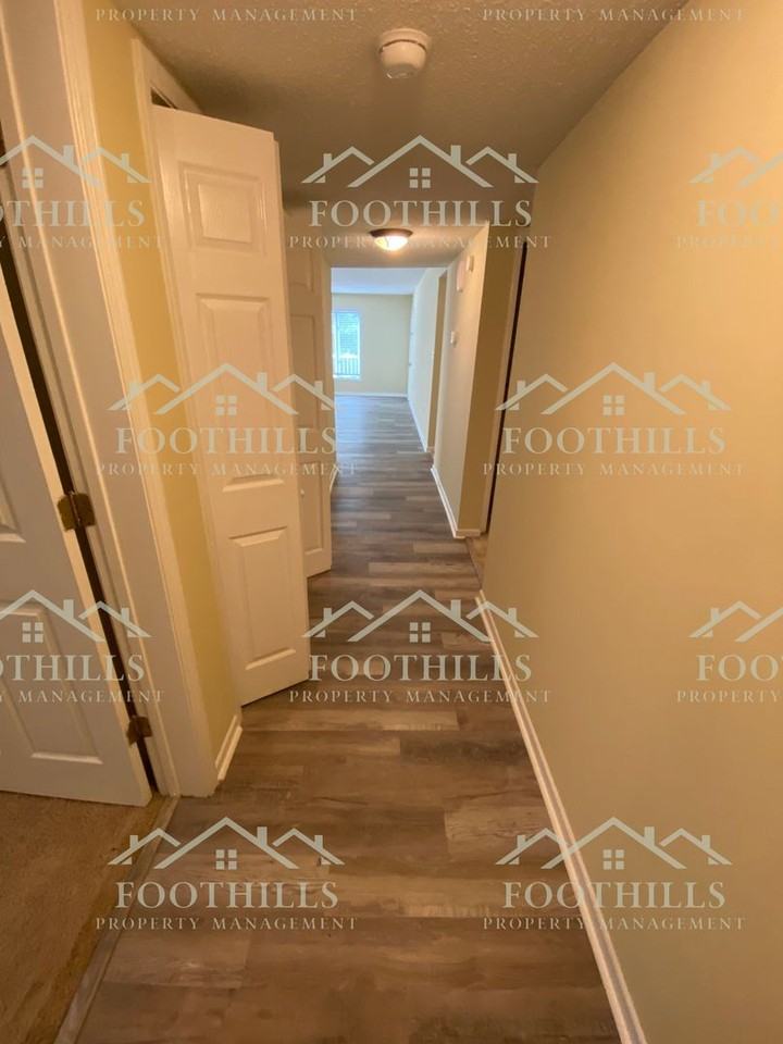 1901 Northlake Dr - Photo 2 of 17