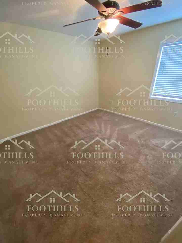 1901 Northlake Dr - Photo 3 of 17