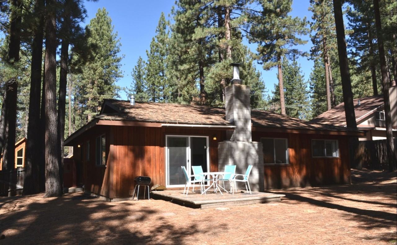 3569 April Dr - Photo 2 of 13