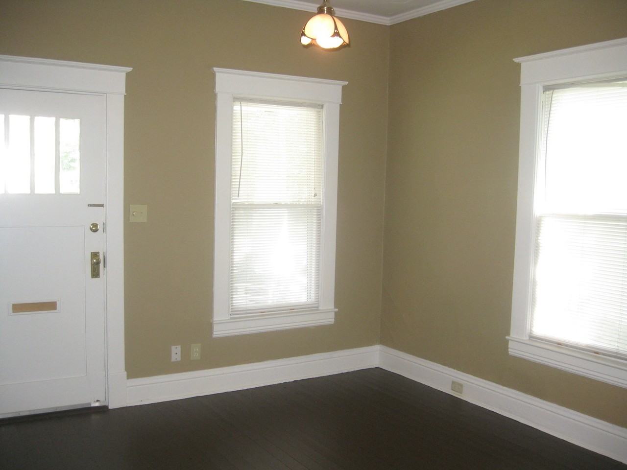 334 Park Ave - Photo 2 of 16