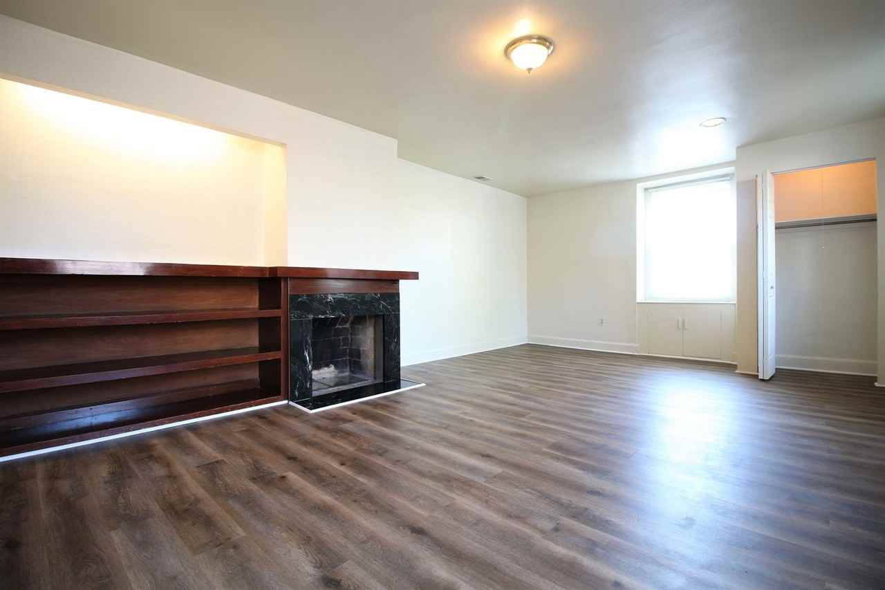 1722 Spruce St - Photo 2 of 22