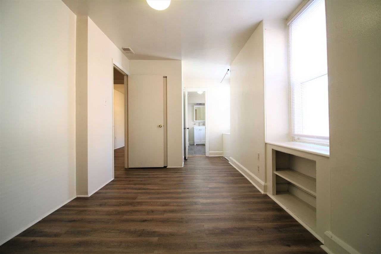1722 Spruce St - Photo 5 of 22