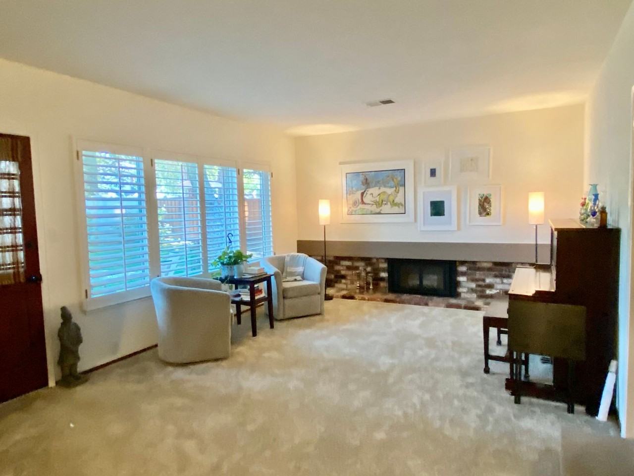 1135 Harvest Rd - Photo 4 of 25