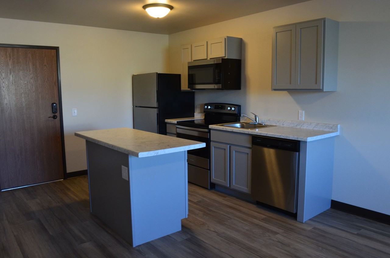 Park West apartments - Photo 2 of 7