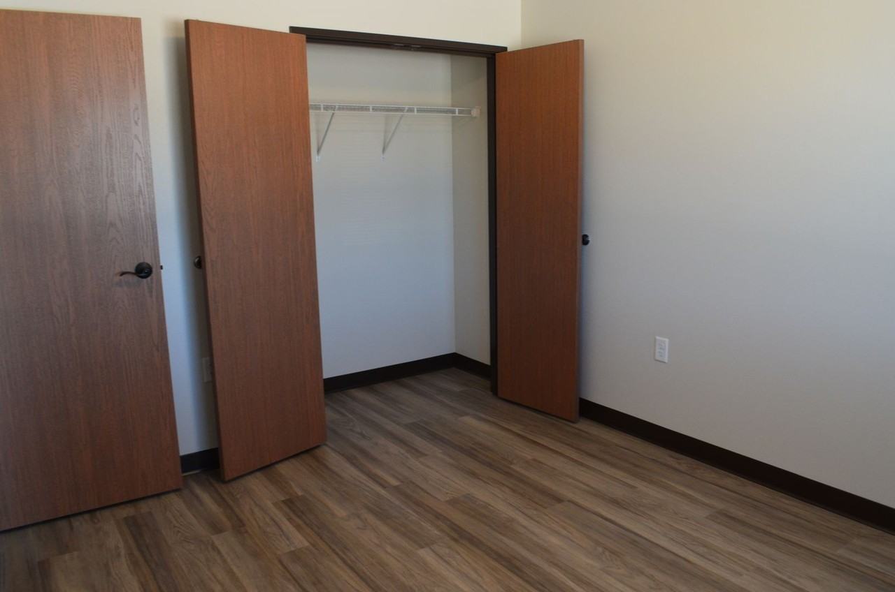 Park West apartments - Photo 5 of 7