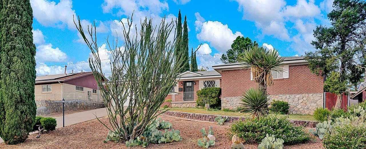 3321 Emerald Dr - Photo 2 of 16