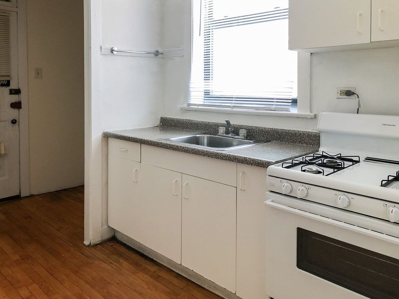 3925-33 N. Keeler - Photo 7 of 8