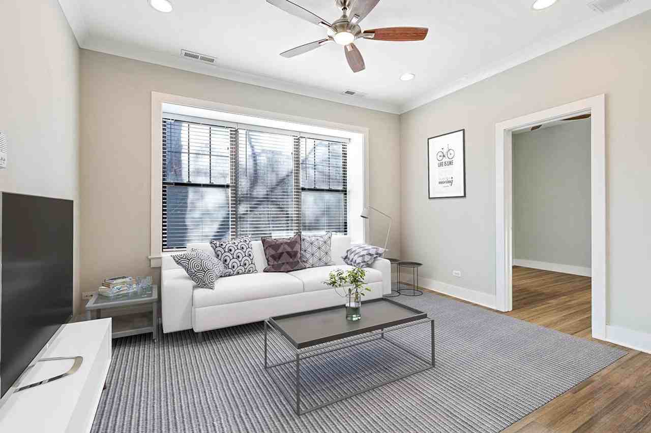 1946-52 W. Nelson / 3033 N. Damen - Photo 3 of 5