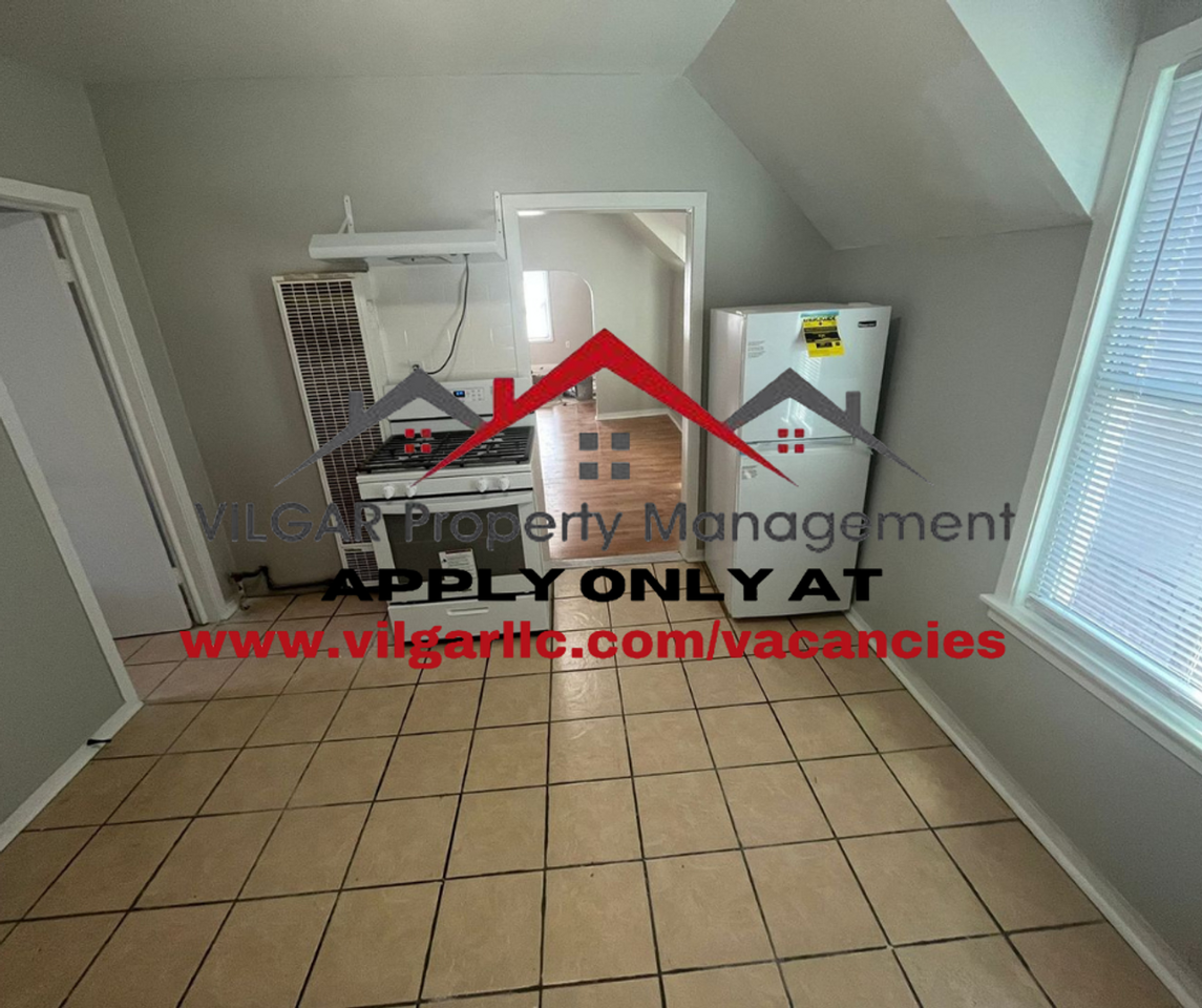 4926 Olcott Ave - Photo 3 of 15