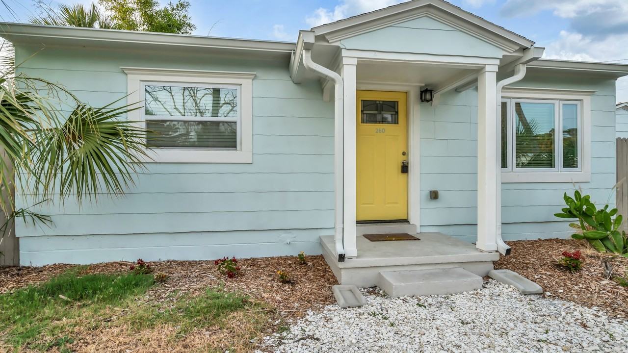 260 40th Ave - Photo 3 of 35