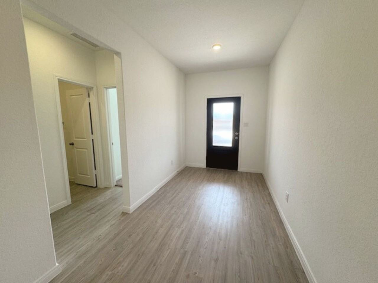 8916 James Bowie - Photo 3 of 26