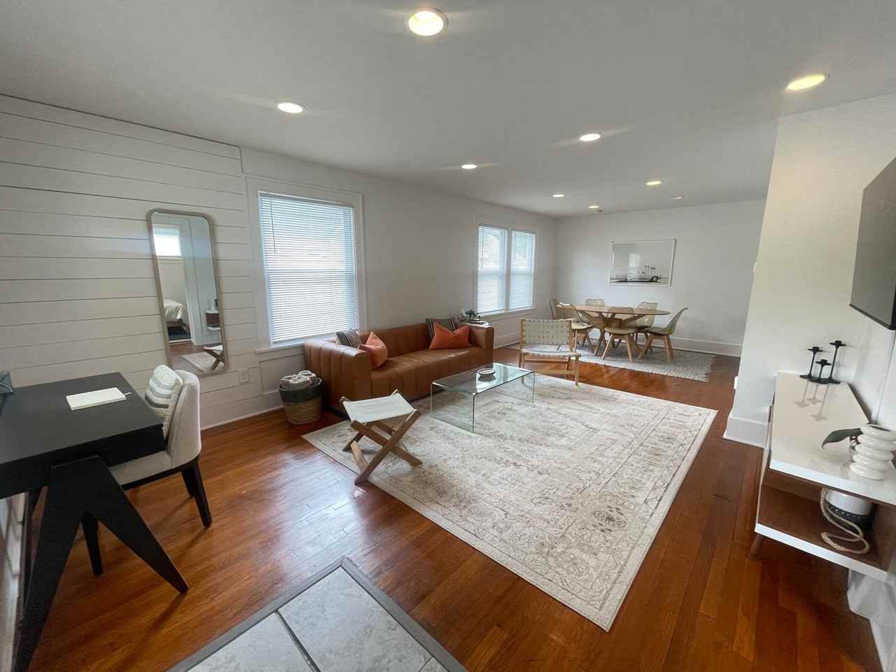 1462 Walker Ave Nw - Photo 2 of 27