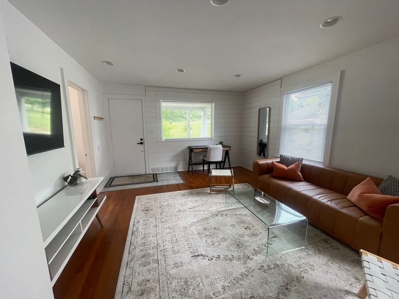 1462 Walker Ave Nw - Photo 3 of 27