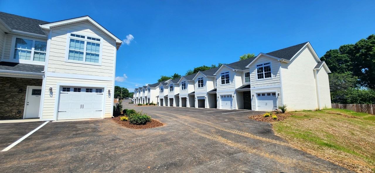 Summerland Townhomes - Photo 2 of 35