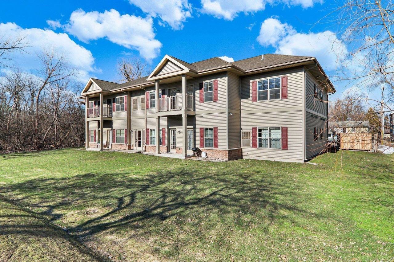 Martin Apartments - Photo 2 of 3