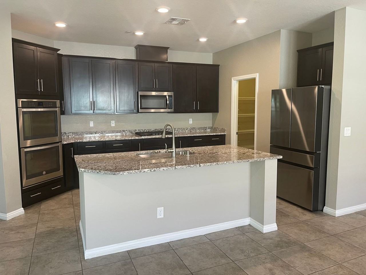 3077 Sarsina Ave - Photo 5 of 29