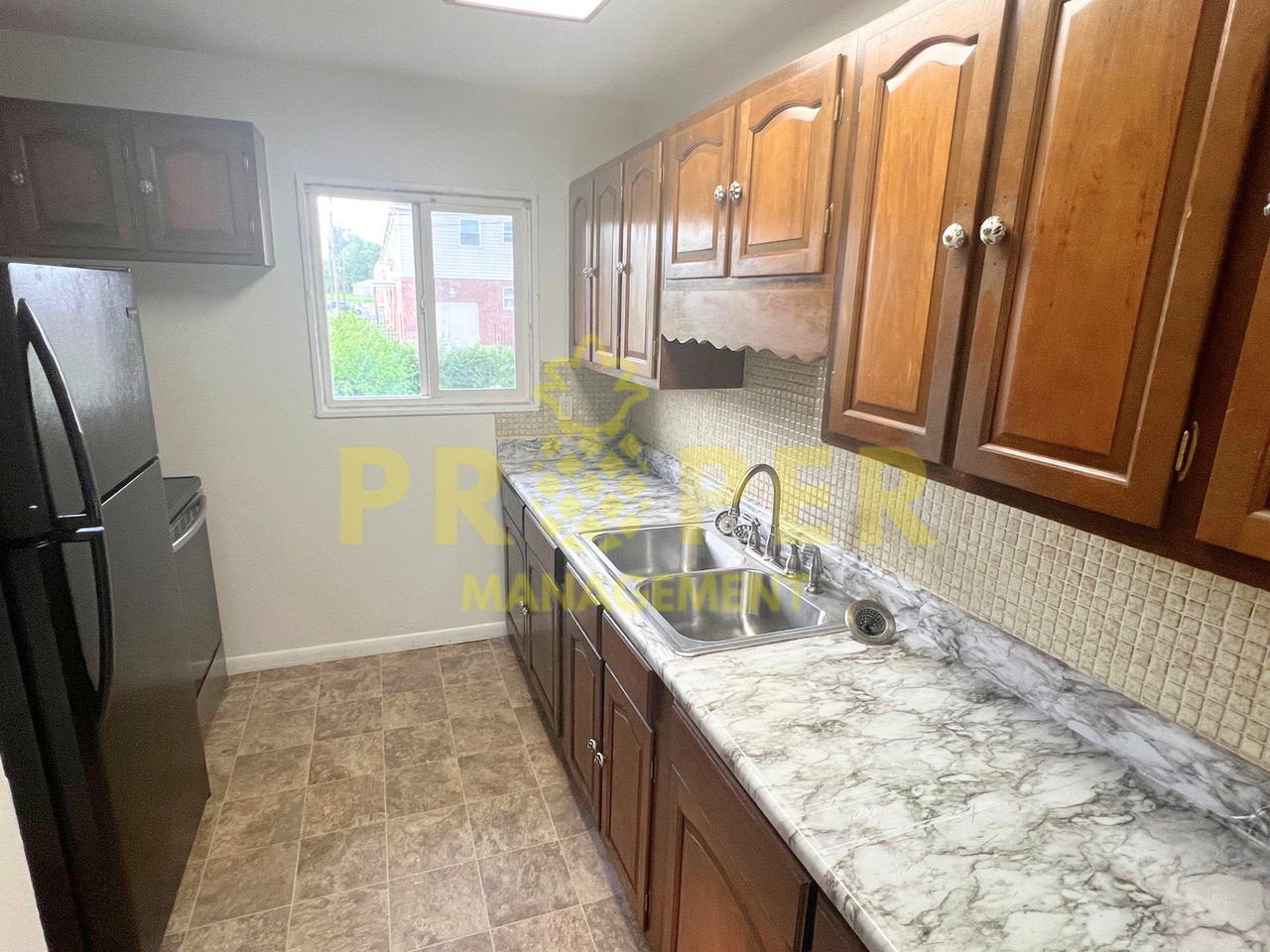 1515 W Stewart St - Photo 3 of 9