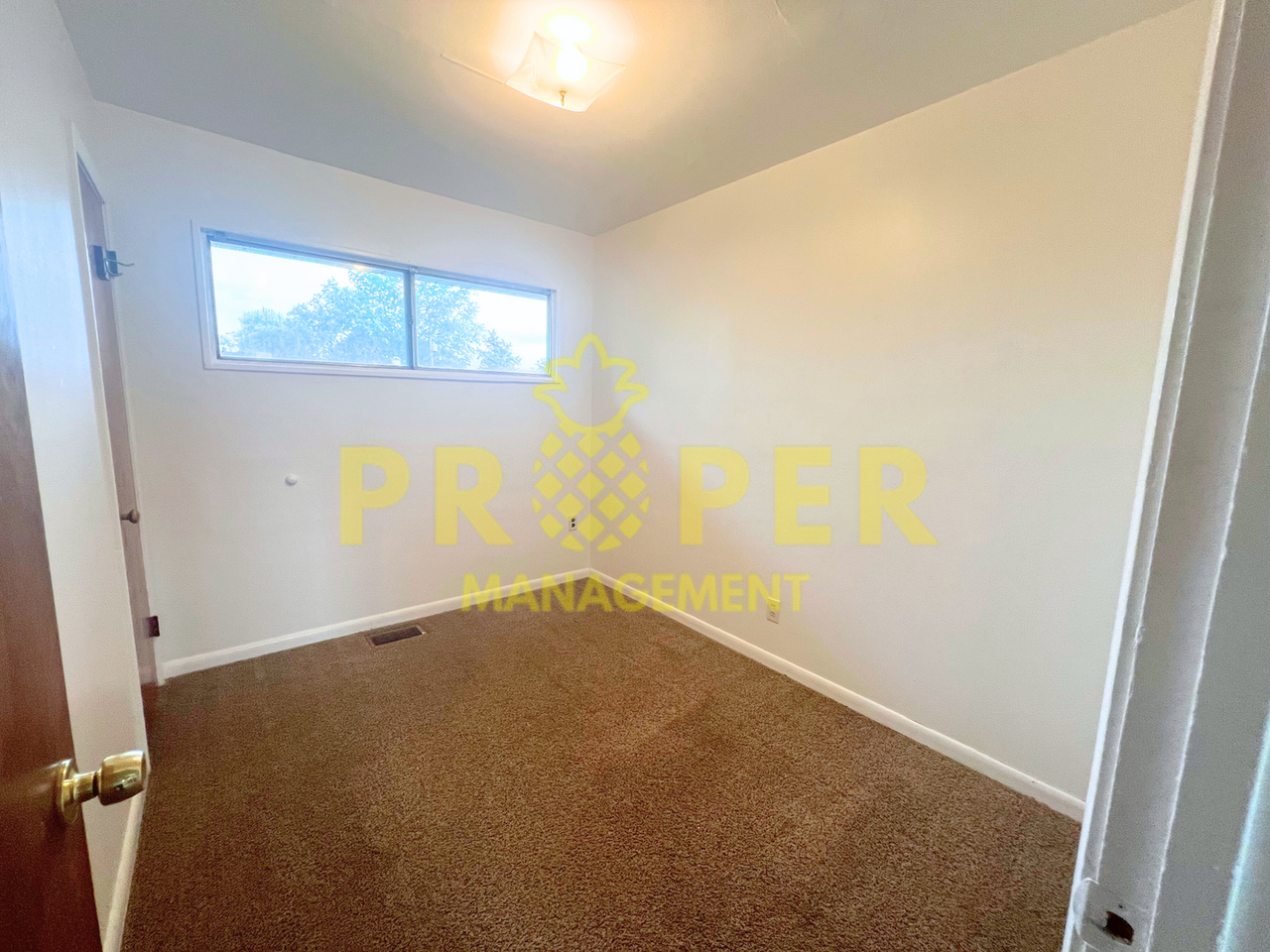 1515 W Stewart St - Photo 4 of 9