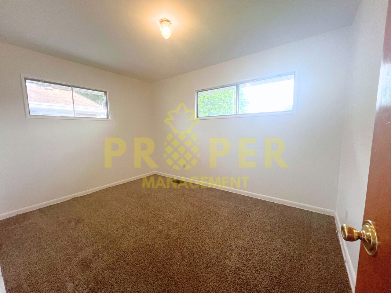 1515 W Stewart St - Photo 5 of 9