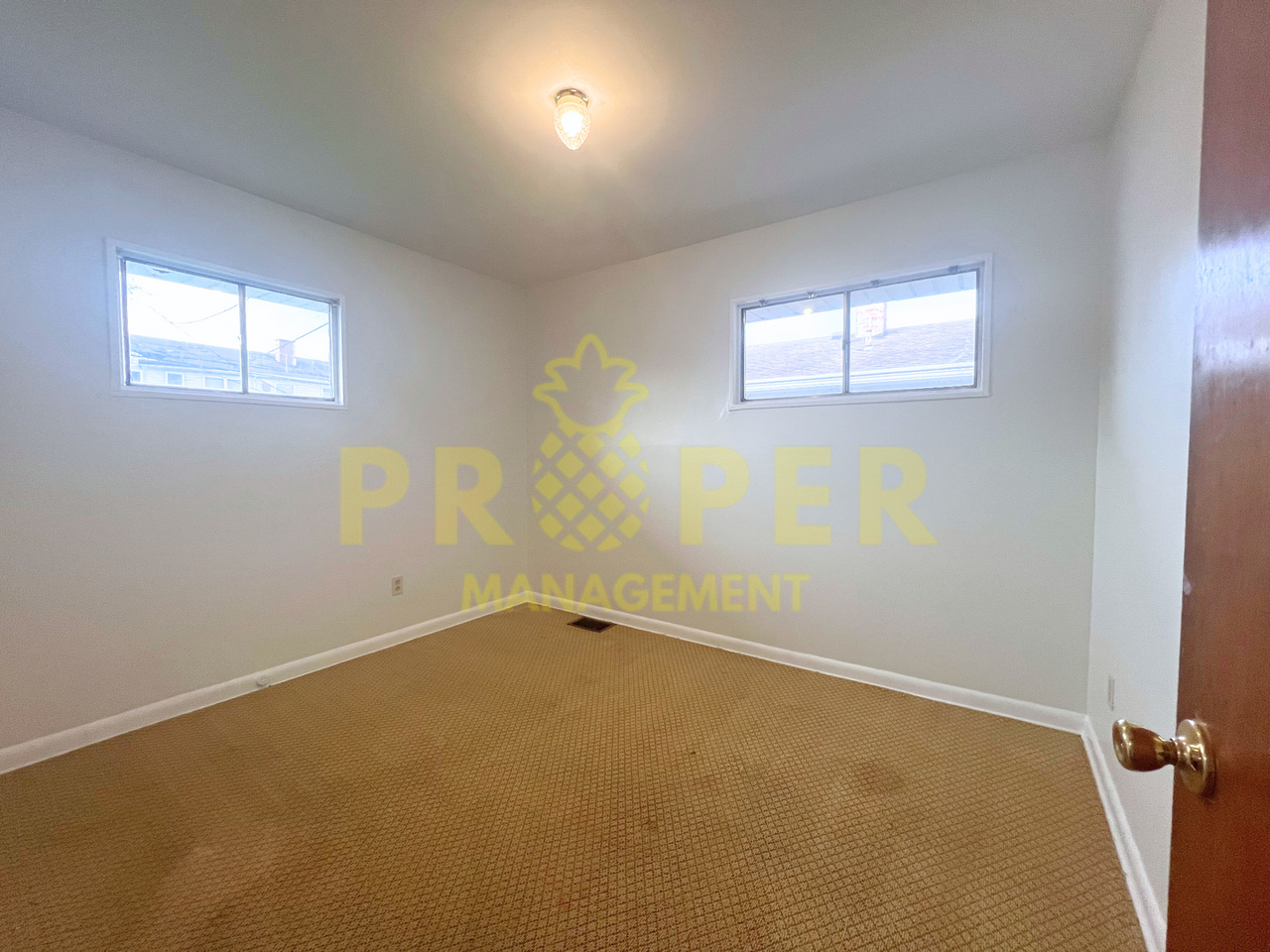 1515 W Stewart St - Photo 6 of 9