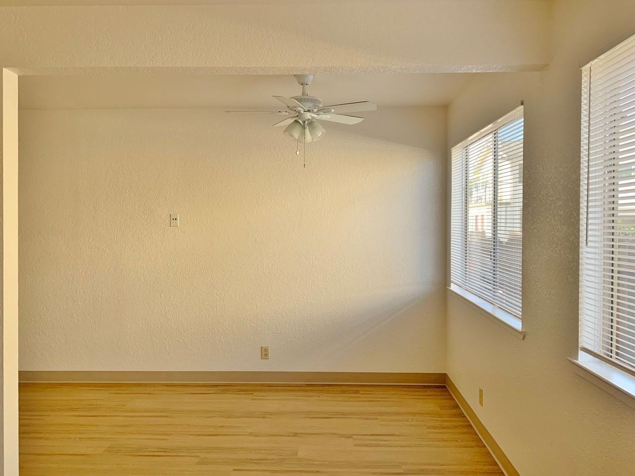 Sunnyslope 1451 - Photo 3 of 16