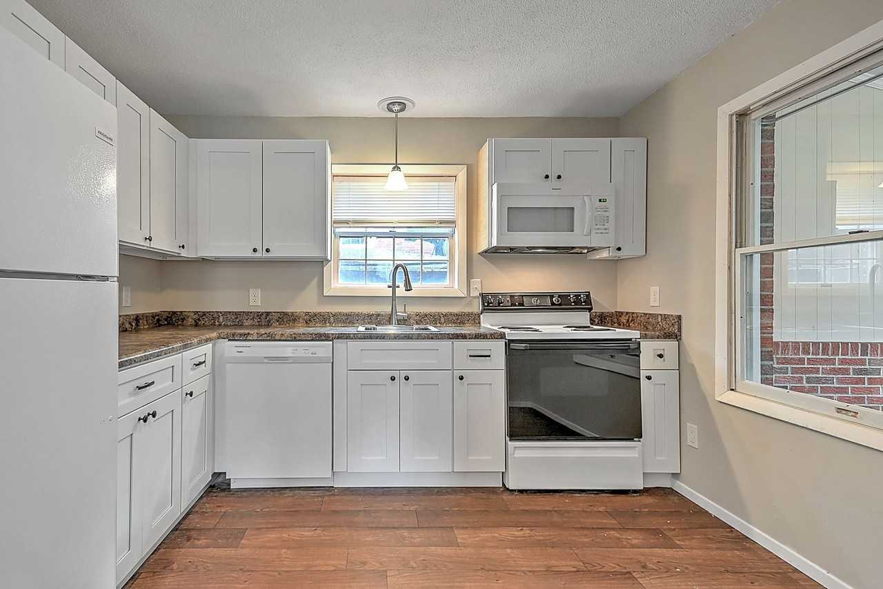 102 Montford Ave #B - Photo 5 of 14