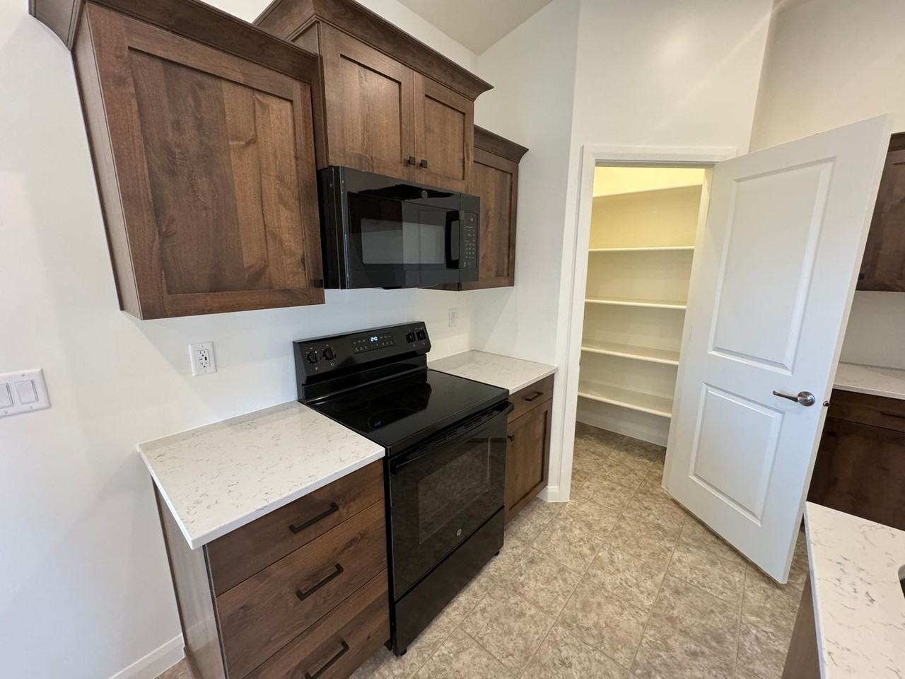 4699 W 3100 S - Photo 7 of 26