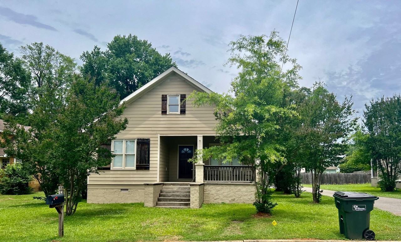 1604 11th St - Photo 4 of 4