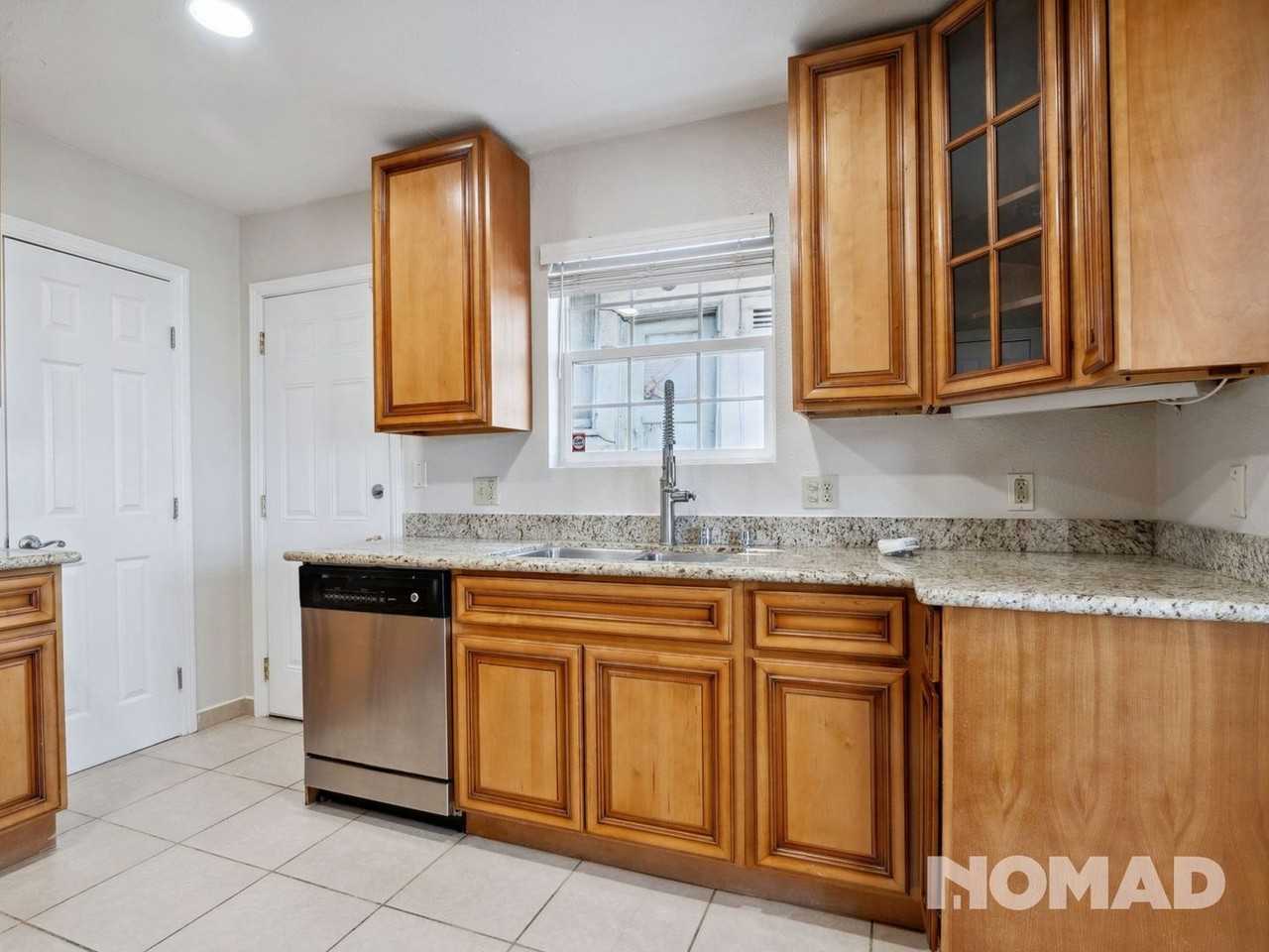 6636 Outlook Ave - Photo 5 of 30