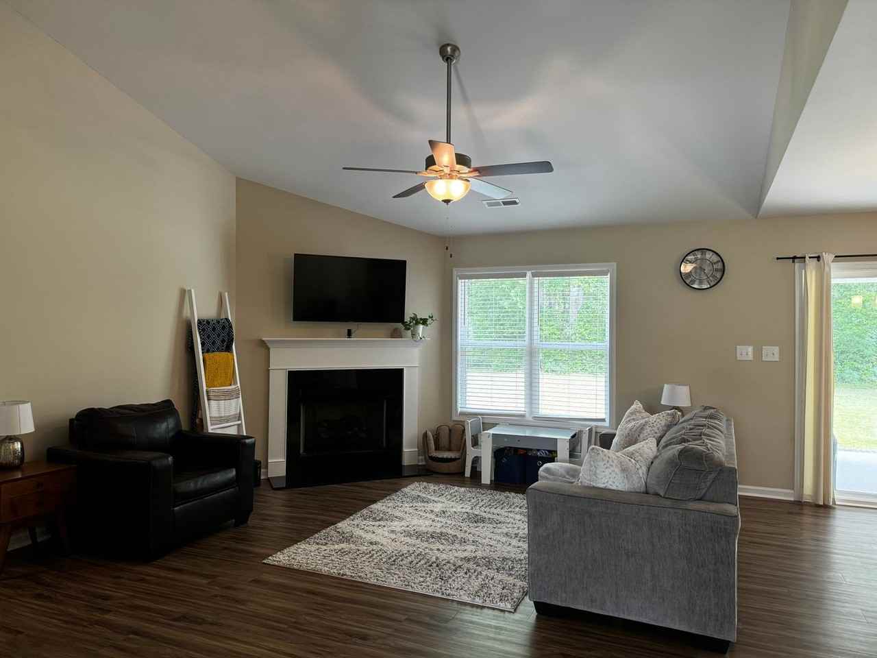 133 Grantham Pl - Photo 2 of 24