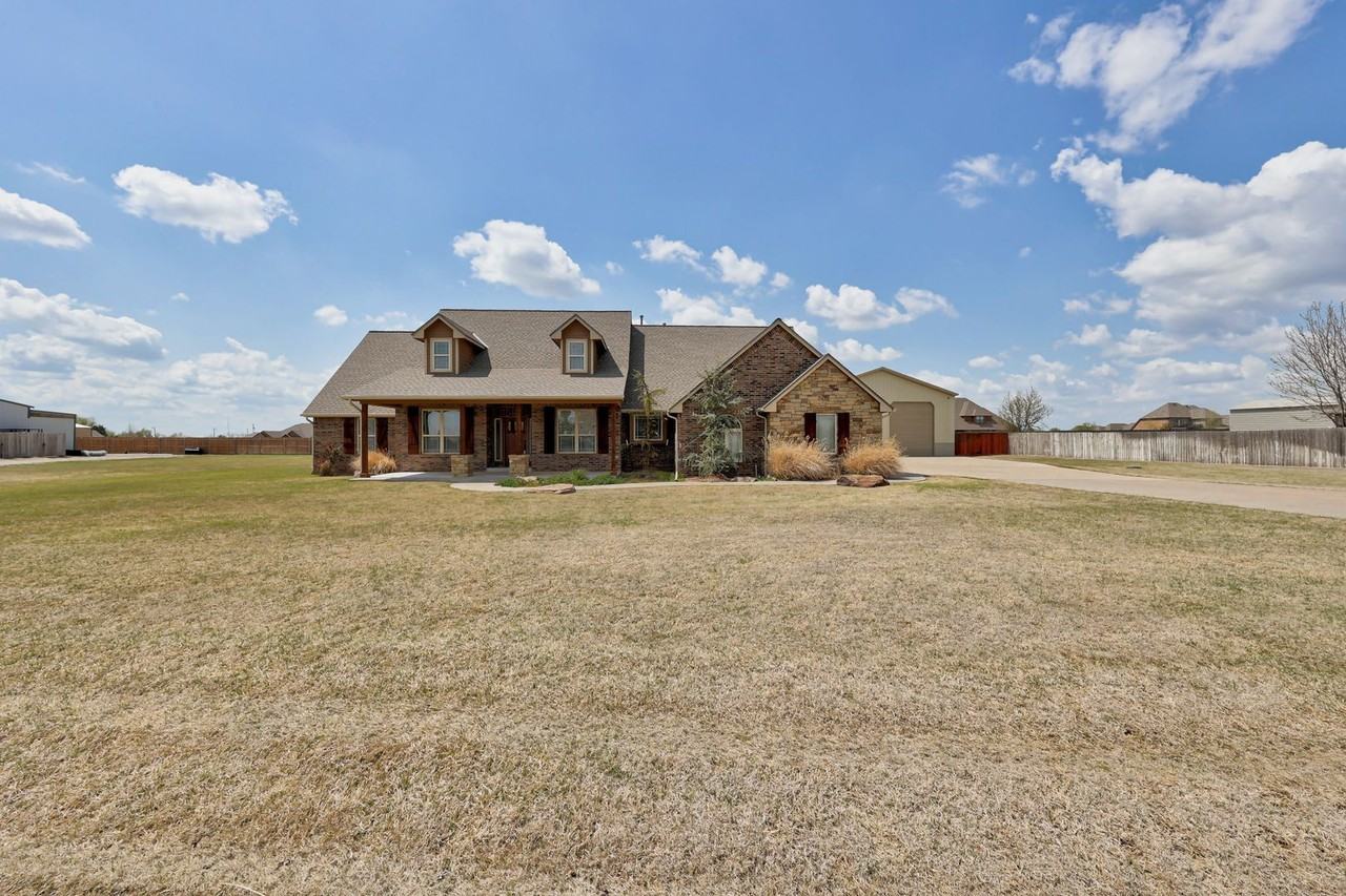 7985 N Alberts Dr - Photo 2 of 50