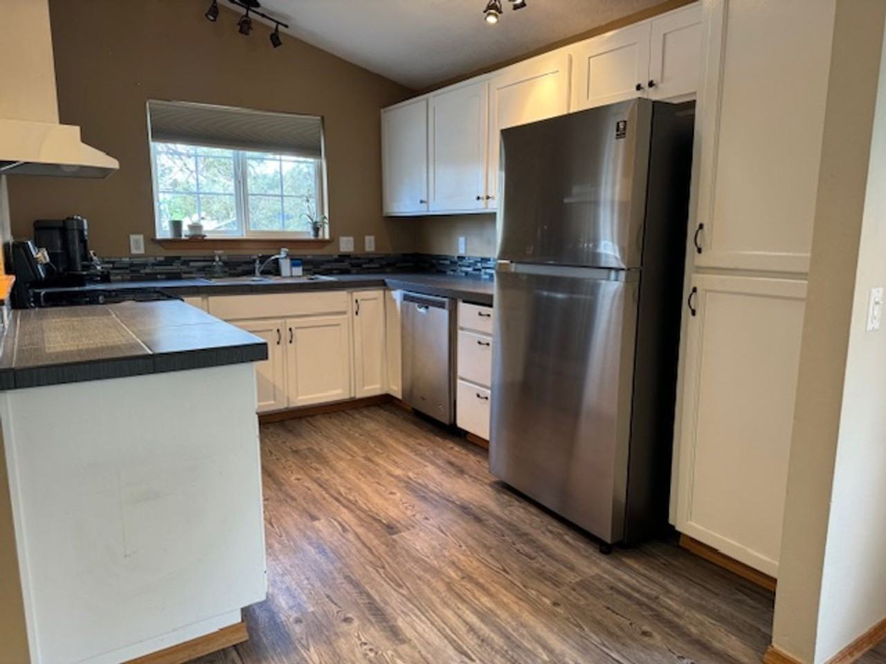 3057 Ne Laramie Way - Photo 2 of 12