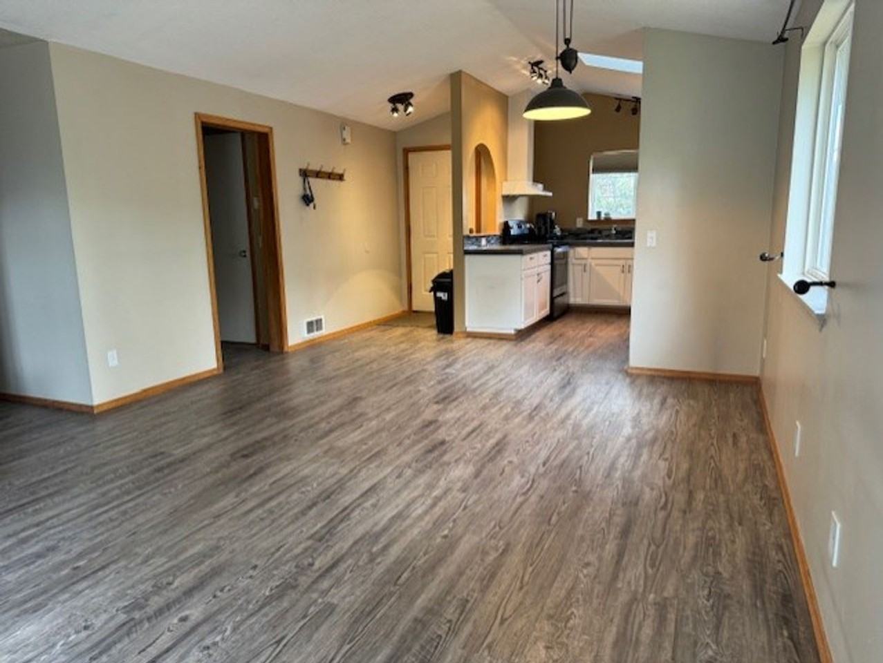 3057 Ne Laramie Way - Photo 4 of 12