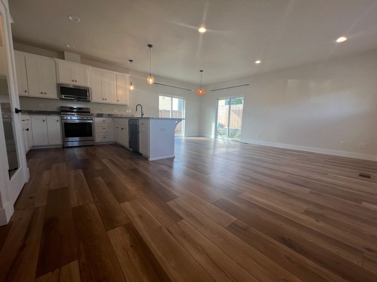 339 Everett Way - Photo 3 of 26