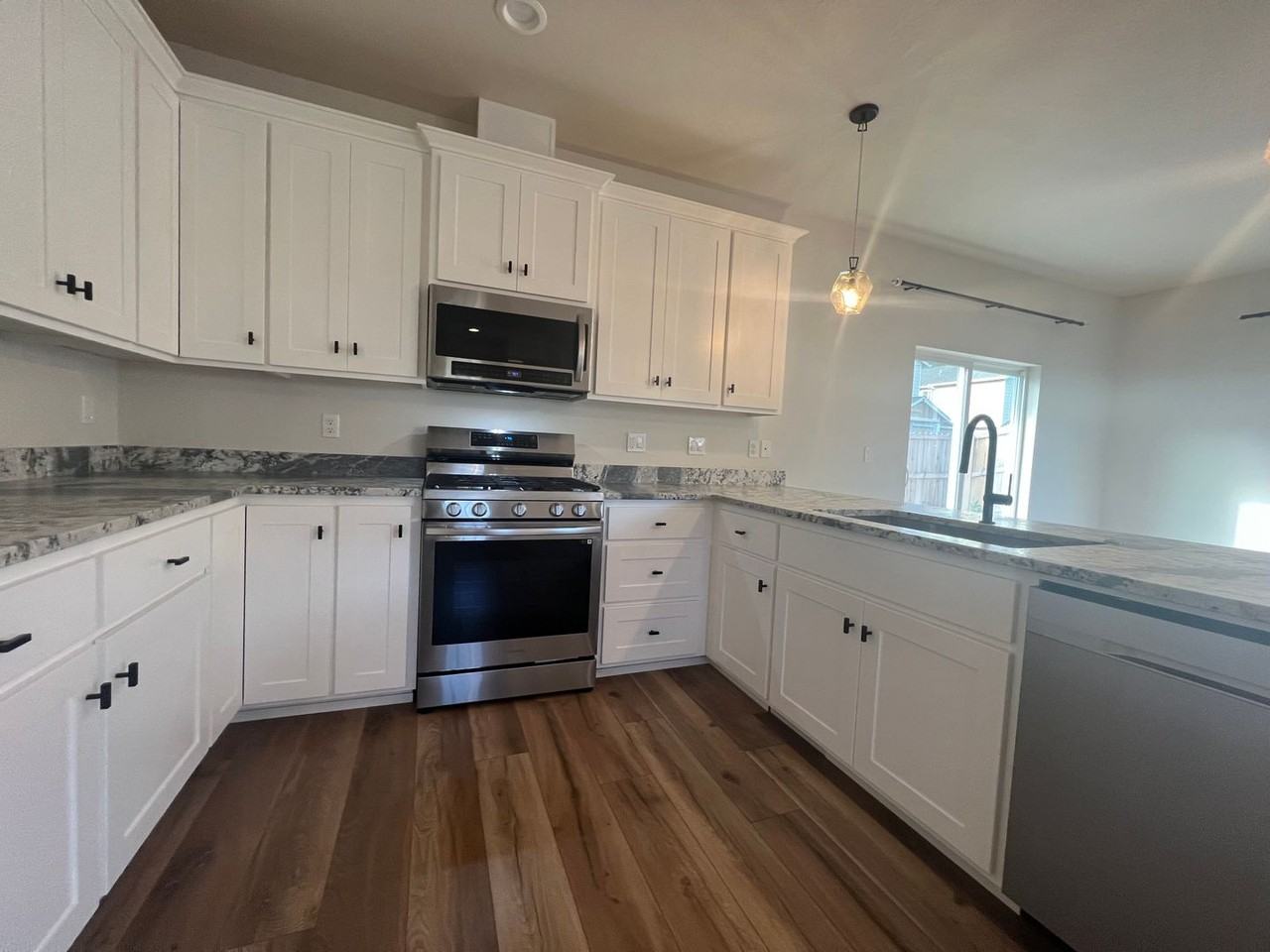 339 Everett Way - Photo 4 of 26