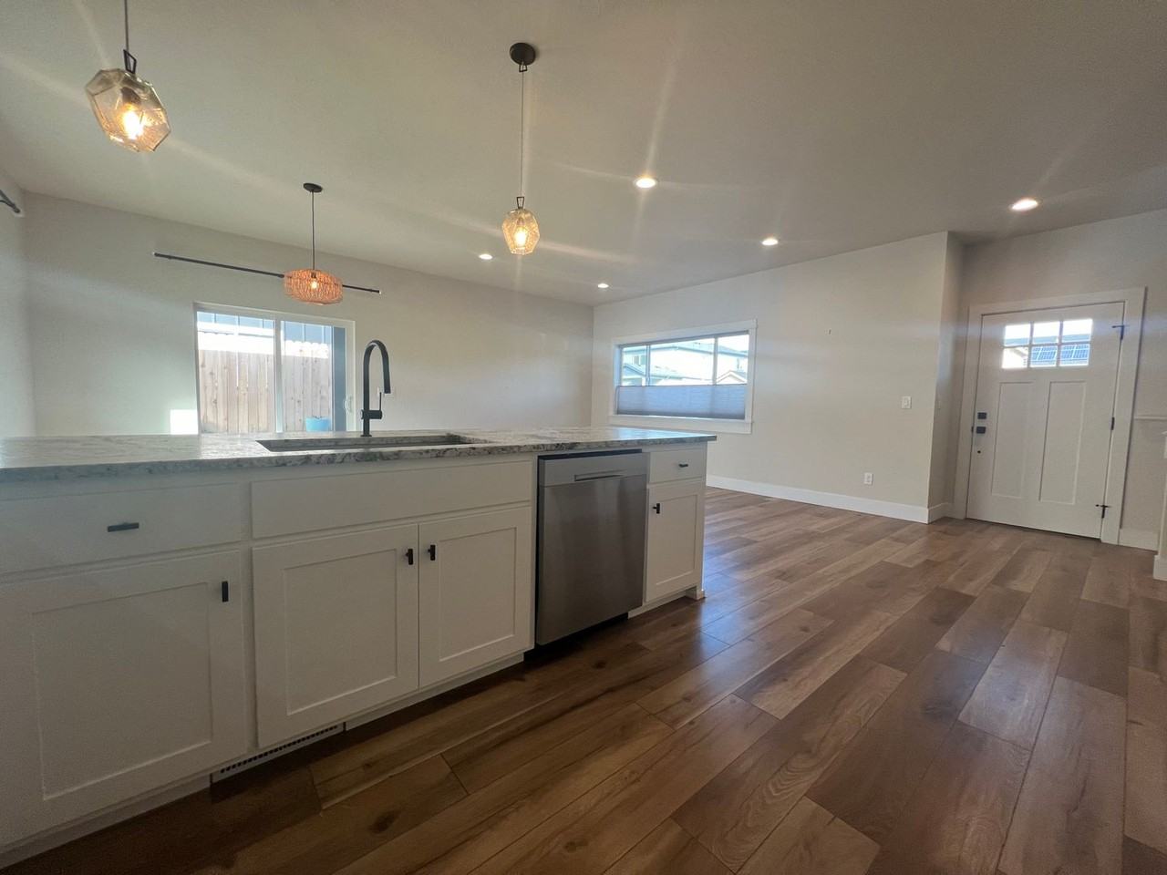 339 Everett Way - Photo 6 of 26