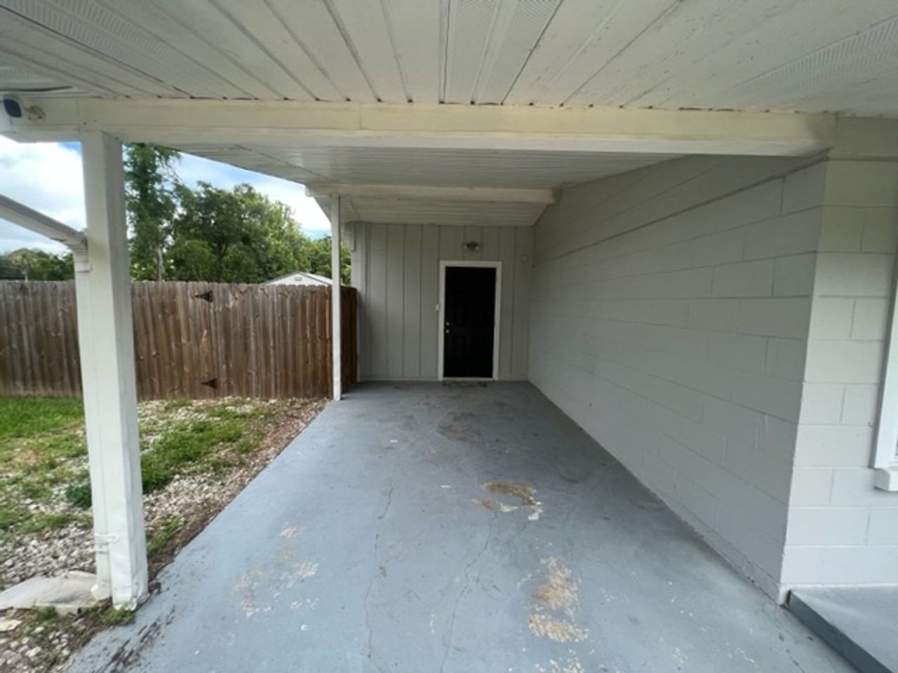 11927 Dowling Ln - Photo 2 of 23