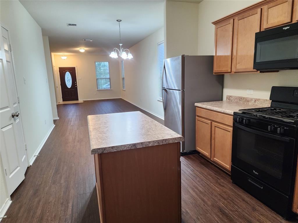604 Coffee Berry Dr #1 - Photo 4 of 9
