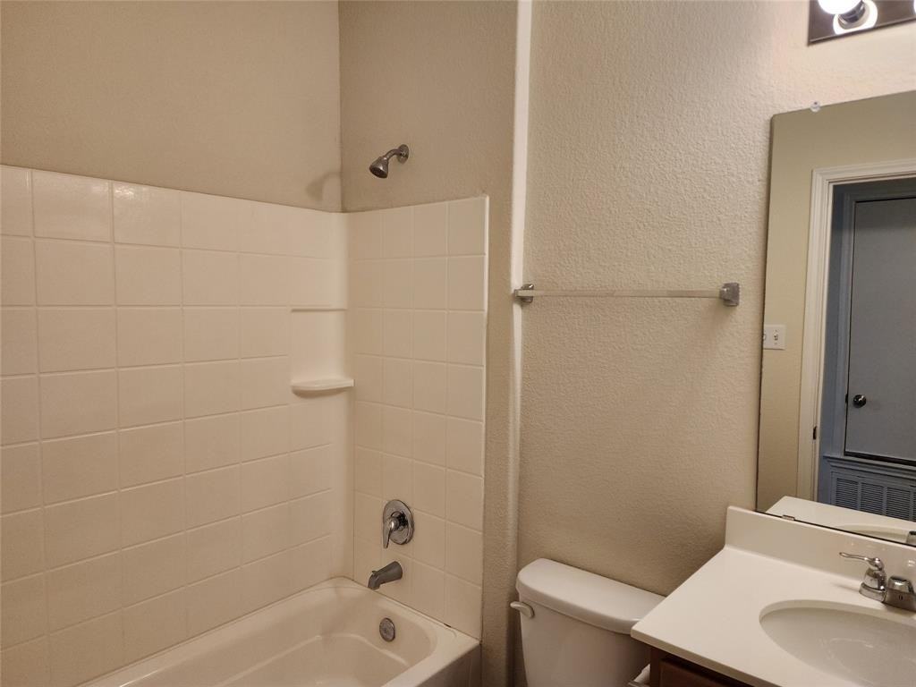 604 Coffee Berry Dr #1 - Photo 5 of 9