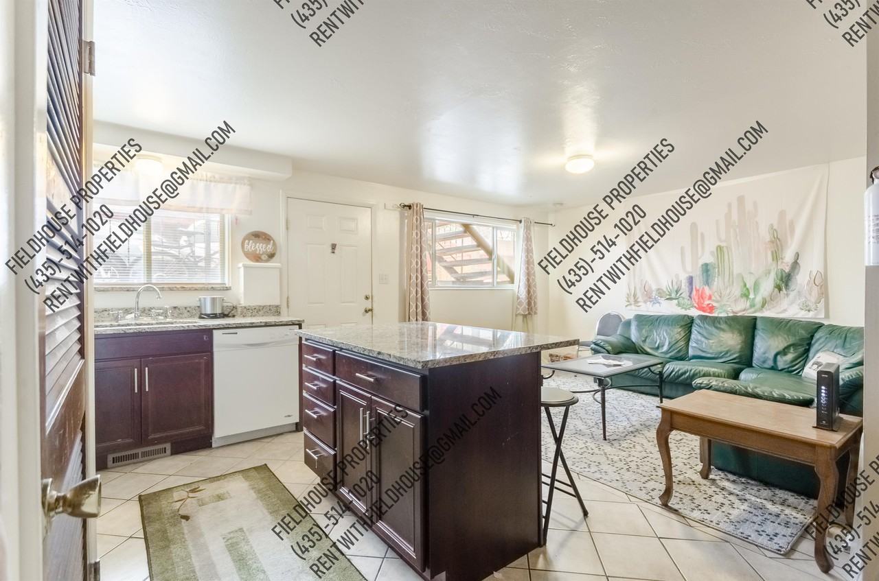 571 E 500 N #2 - Photo 2 of 10